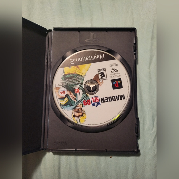 Madden NFL 09 (Sony PlayStation 2, 2008) - Picture 3 of 3